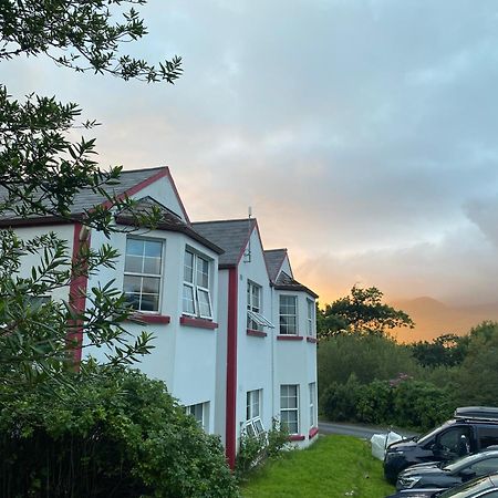 The Connemara Hostel - Sleepzone Лийнан Екстериор снимка
