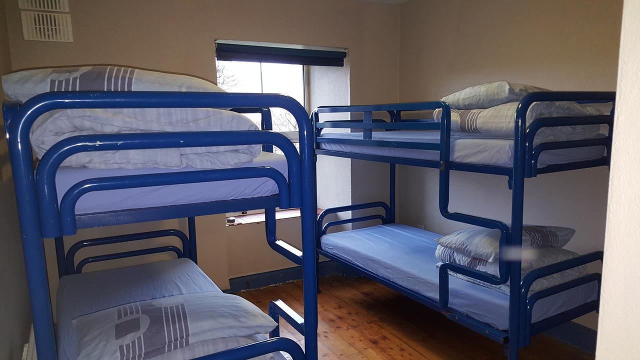The Connemara Hostel - Sleepzone Лийнан Екстериор снимка