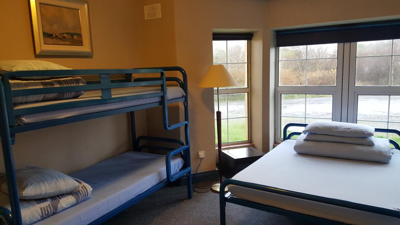 The Connemara Hostel - Sleepzone Лийнан Екстериор снимка