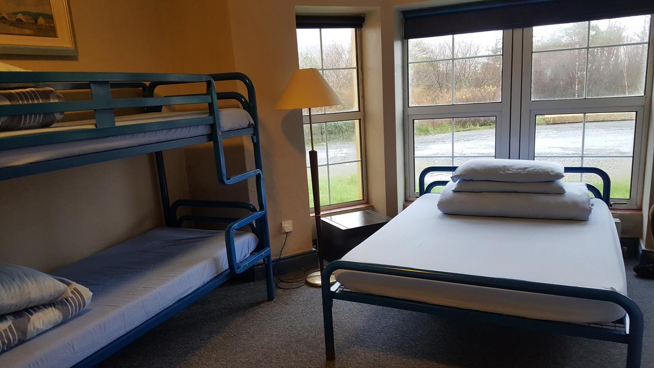 The Connemara Hostel - Sleepzone Лийнан Екстериор снимка