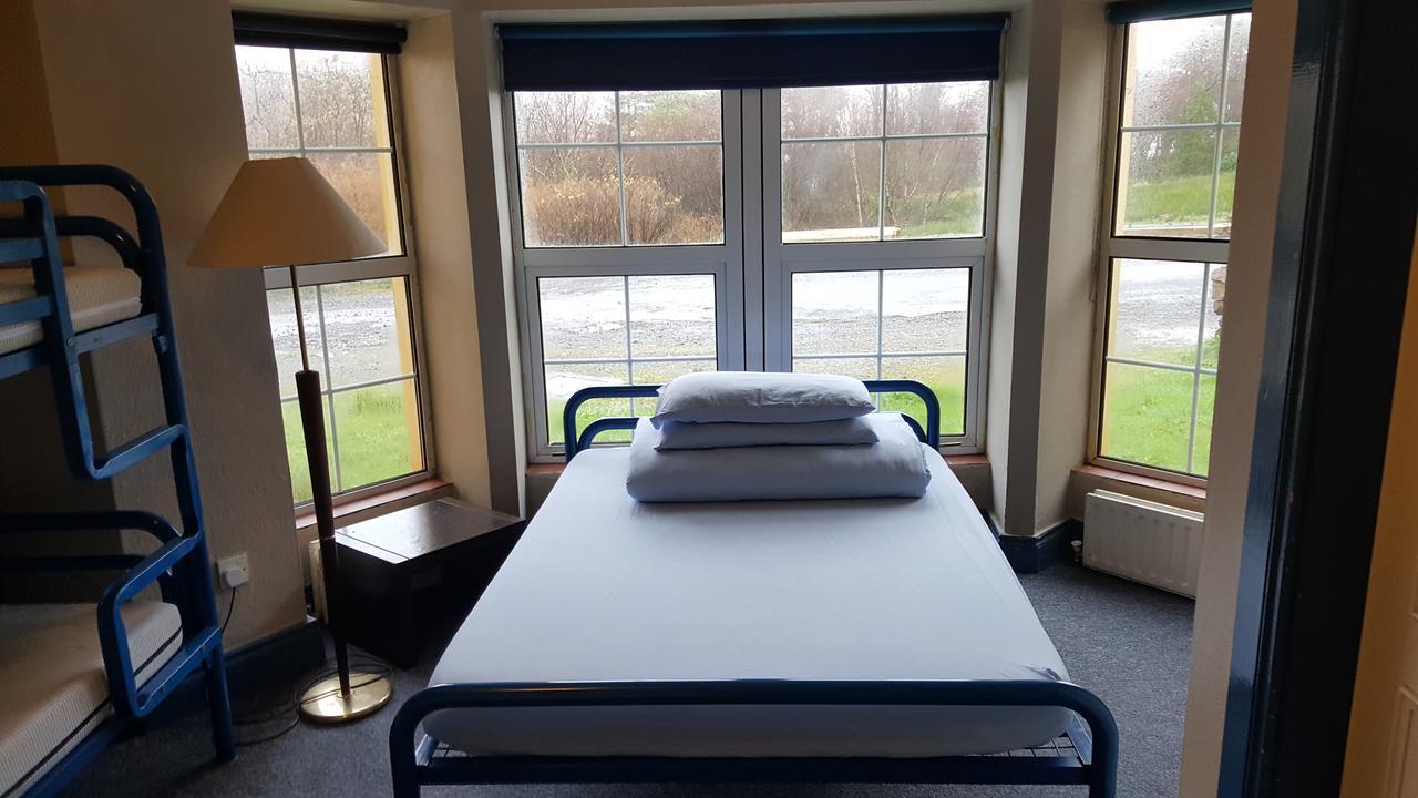 The Connemara Hostel - Sleepzone Лийнан Екстериор снимка