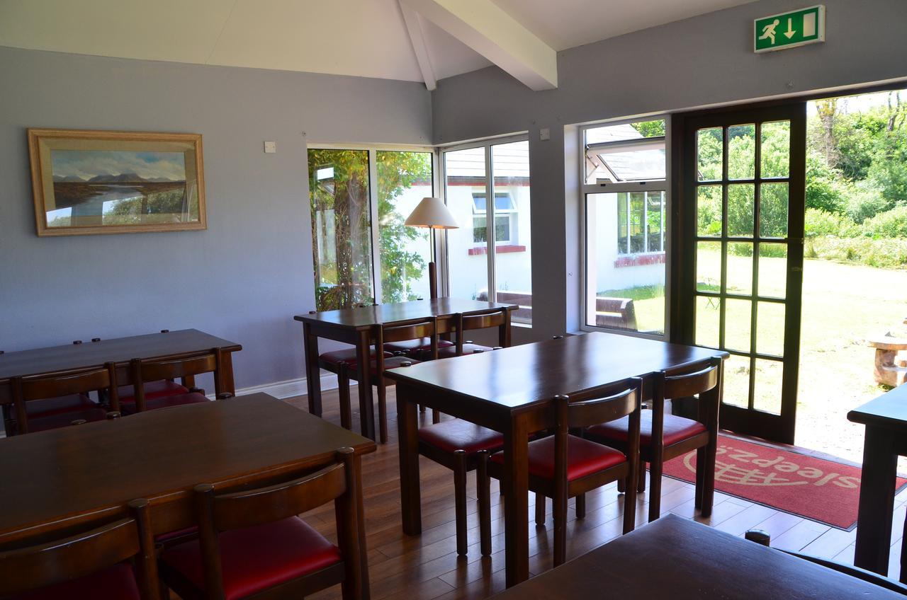 The Connemara Hostel - Sleepzone Лийнан Екстериор снимка